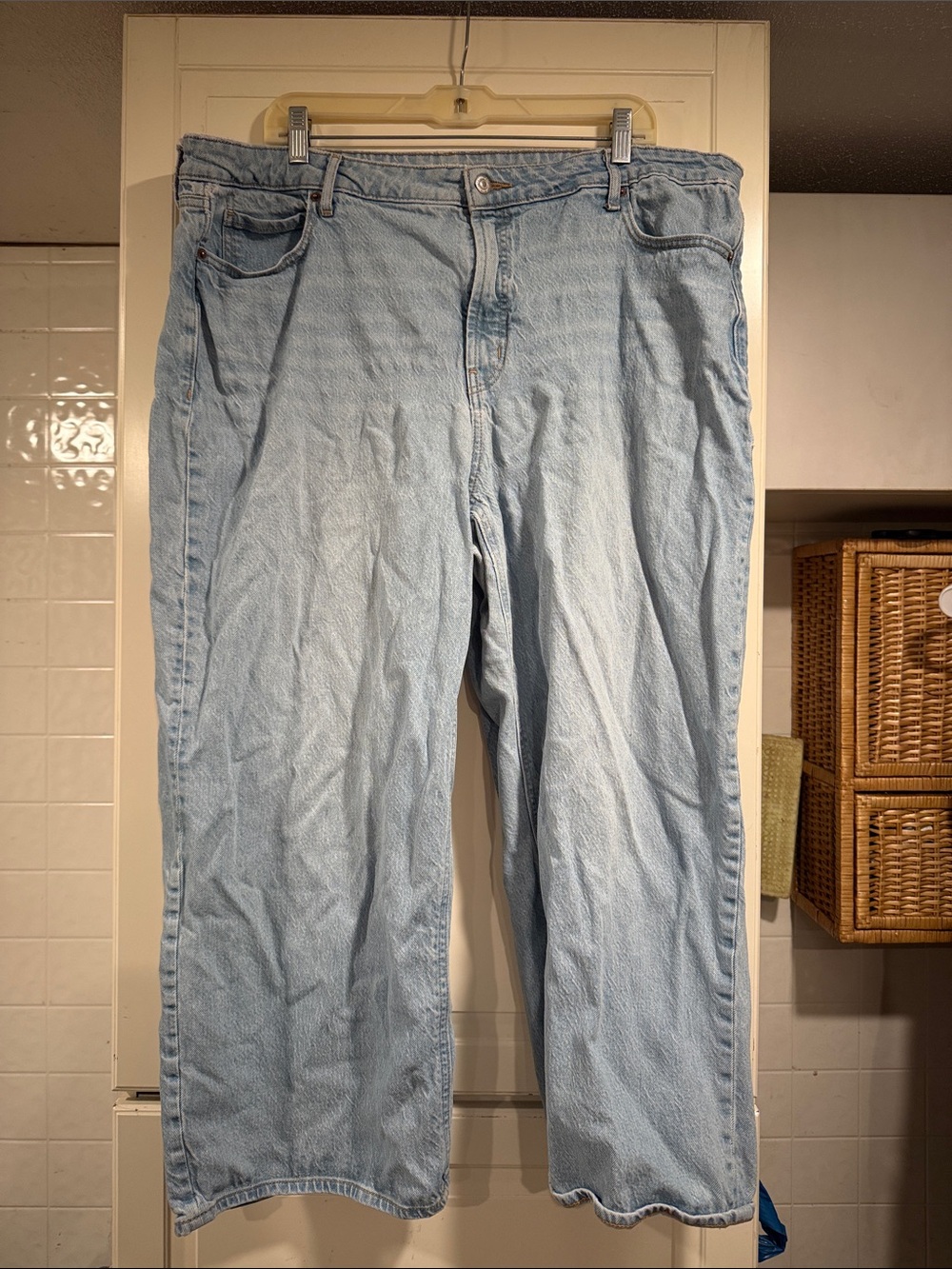 Old navy Light Blue Denim straight leg high rise Jeans size 20 5:8